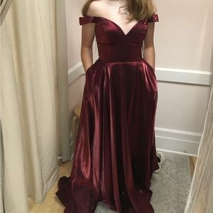 Sherri Hill Prom Dress: Size 8, Maroon
